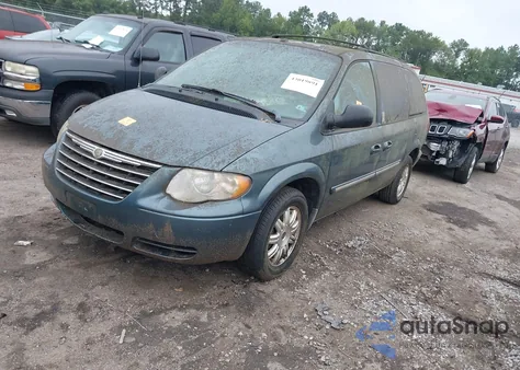 2006 Chrysler Town & Country Touring z USA, uszkodzony, nr VIN 2A4GP54L56R823026